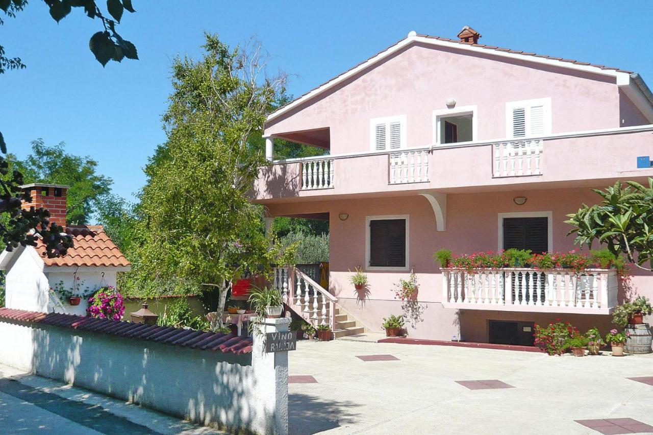 Ljilja In Privlaka, Near Sandy * Privlaka (Zadar)